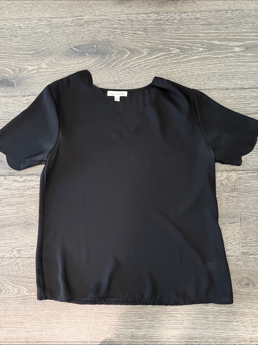 nine britton Black Short-Sleeve V-Neck Blouse